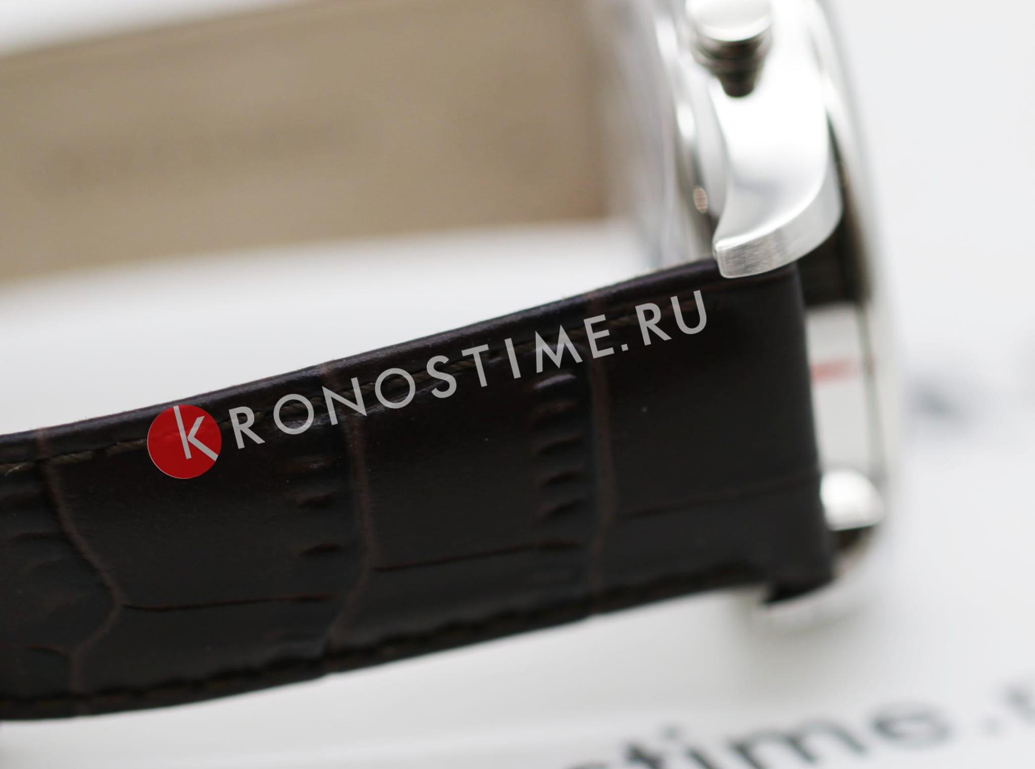 Certina C0334601603700 мужские часы застежка крупным планом